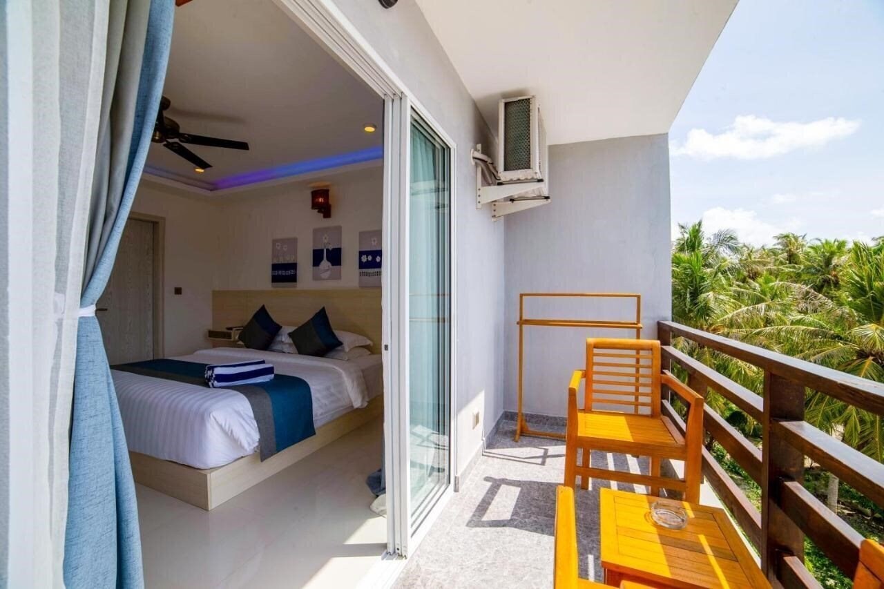 Панорама Grand Beach Dhigurah Guest House гостиный двор